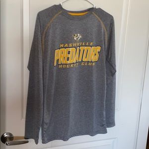 Men’s Nashville predators gray tee shirt. Hockey